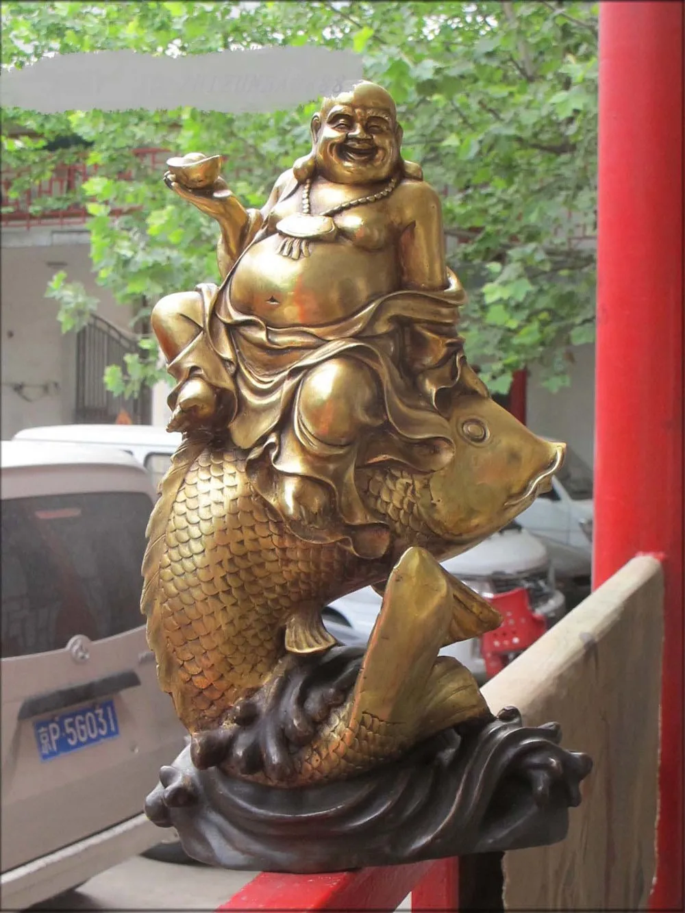 17"China bronze gild Maitreya Buddha Ride on Fish Money Surplus Year after Year
17"China bronze gild Maitreya Buddha Ride on Fish Money Surplus Year after Year