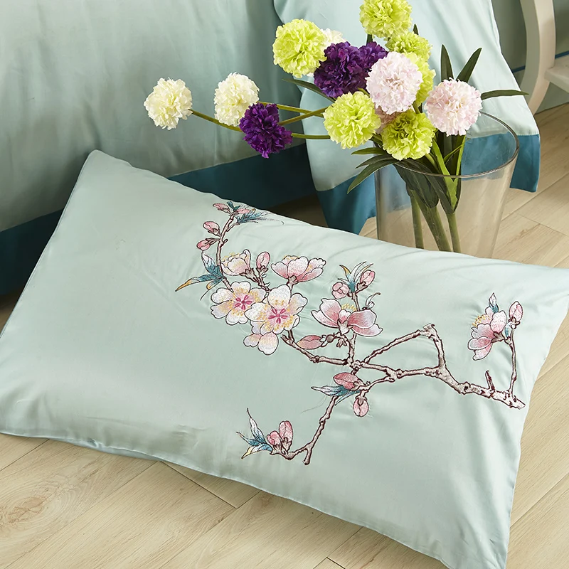 100% Egypt Cotton Silky Luxury Royal Bedding set Queen/King Size Embroidery Korean Bed set Duvet cover Bed linen Pillowcases 100% Egypt Cotton Silky Luxury Royal Bedding set Queen/King Size Embroidery Korean Bed set Duvet cover Bed linen Pillowcases