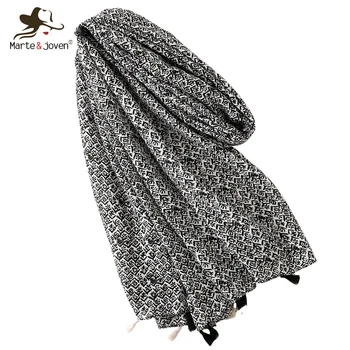Marte&Joven Vintage Mini Floral Printed Black Scarf for Women Ethnic Style Autumn Winter Warm Shawls Wraps Big Size Muslim Hijab
Marte&Joven Vintage Mini Floral Printed Black Scarf for Women Ethnic Style Autumn Winter Warm Shawls Wraps Big Size Muslim Hijab