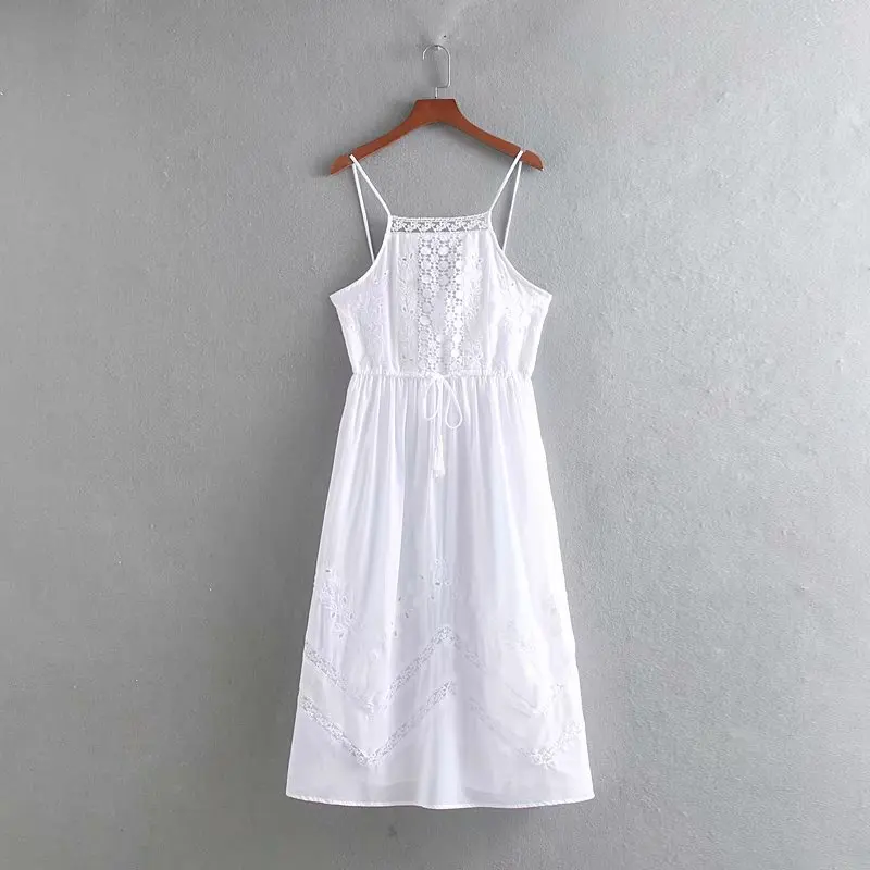 2019 new women sweet hollow out embroidery lace patchwork white sling midi dress ladies chic drawstring backless vestidos DS2383
2019 new women sweet hollow out embroidery lace patchwork white sling midi dress ladies chic drawstring backless vestidos DS2383