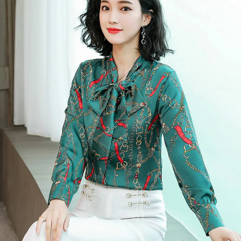 2019 Spring Long Sleeve Bow Tie Satin Shirts Women Office Wok Print Satin Blouses Lady Lace Up Collar Print Satin Tops
2019 Spring Long Sleeve Bow Tie Satin Shirts Women Office Wok Print Satin Blouses Lady Lace Up Collar Print Satin Tops