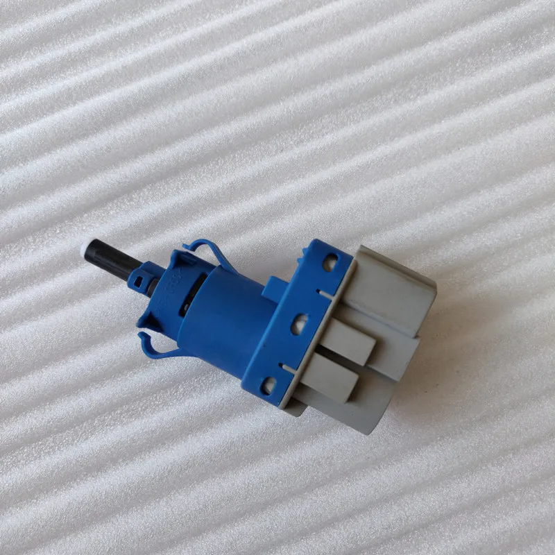 Suitable for Mazda GH Mazda CX-4 ATENZA GJ GL AXELA BM Mazda CX-5 Brake light switch Four insertion
Suitable for Mazda GH Mazda CX-4 ATENZA GJ GL AXELA BM Mazda CX-5 Brake light switch Four insertion