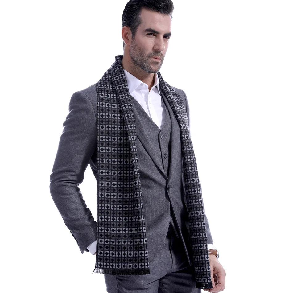 New Chequered Men's Scarf Cashmere Circle Scarf Dad's Scarf
New Chequered Men's Scarf Cashmere Circle Scarf Dad's Scarf