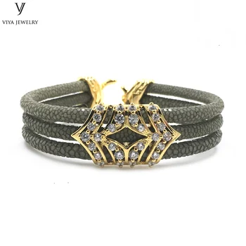 Luxury Three Round StingrayBracelet 925 Sterling Silver Stingray Bracelet For Men Best Gift With Box Smoky Grey leather Bracelet
Luxury Three Round StingrayBracelet 925 Sterling Silver Stingray Bracelet For Men Best Gift With Box Smoky Grey leather Bracelet