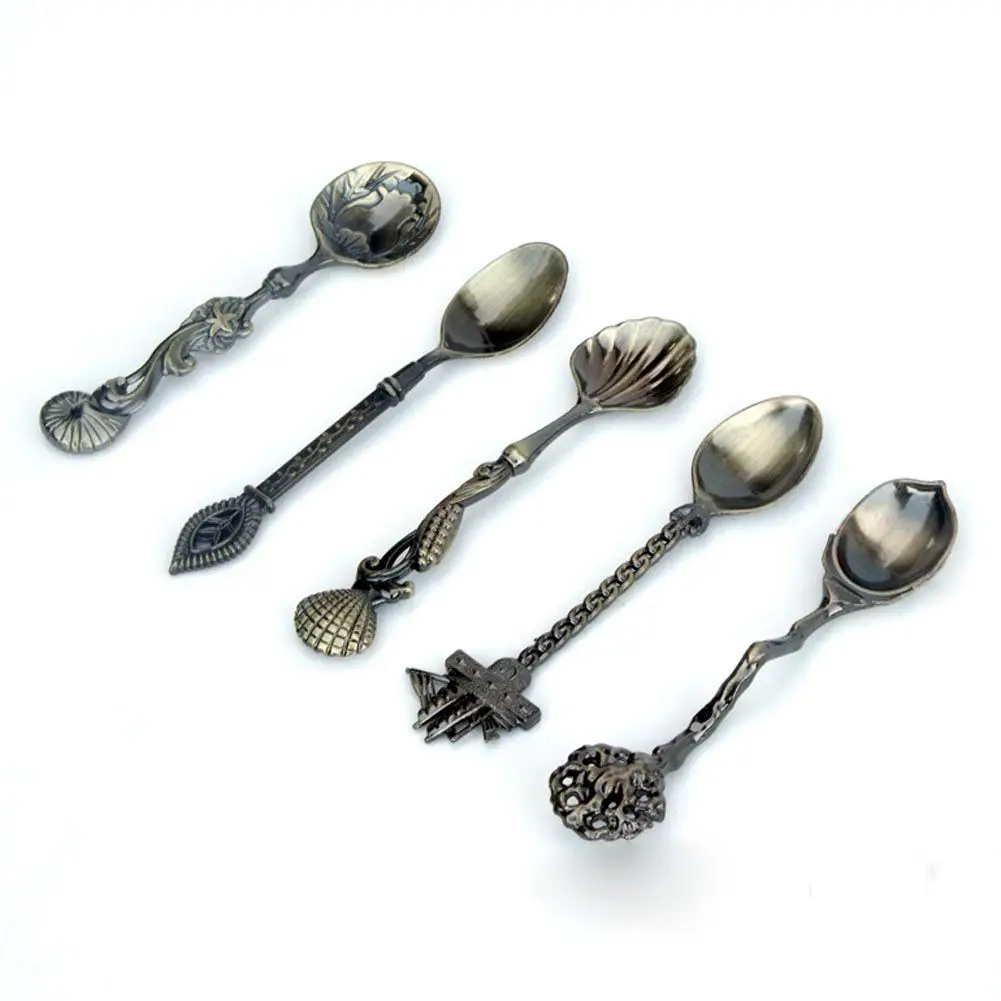 5Pcs/Set Dining Bar Coffee Tea Spoons Vintage Royal Bronze Carved Mini Ice Cream Tool Kitchen Accessories For Dessert
5Pcs/Set Dining Bar Coffee Tea Spoons Vintage Royal Bronze Carved Mini Ice Cream Tool Kitchen Accessories For Dessert