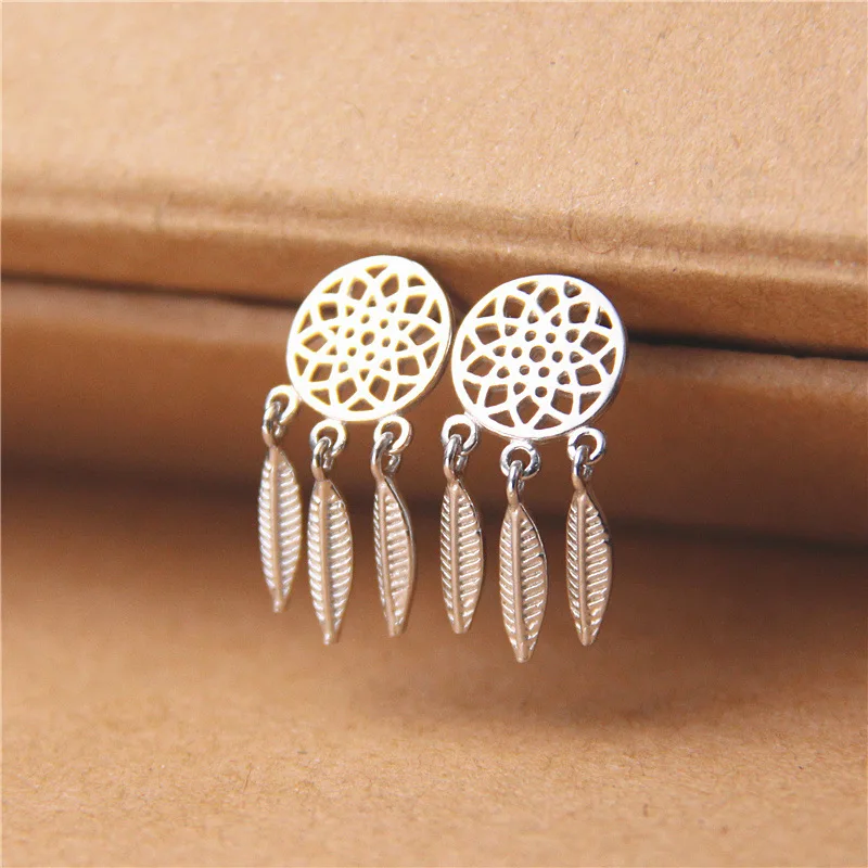 Thai Silver Retro Feather Earrings 925 Sterling Silver Fashion Ear Piercing Small Fresh Dreamcatcher Earring for Women Jewelry
Thai Silver Retro Feather Earrings 925 Sterling Silver Fashion Ear Piercing Small Fresh Dreamcatcher Earring for Women Jewelry