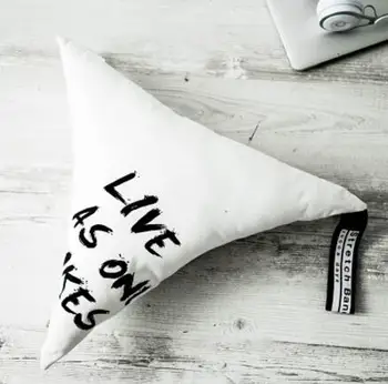 creative triangular pillow cushion Black white gray trow pillow decorative cotton canvas cushion hug pillow
creative triangular pillow cushion Black white gray trow pillow decorative cotton canvas cushion hug pillow