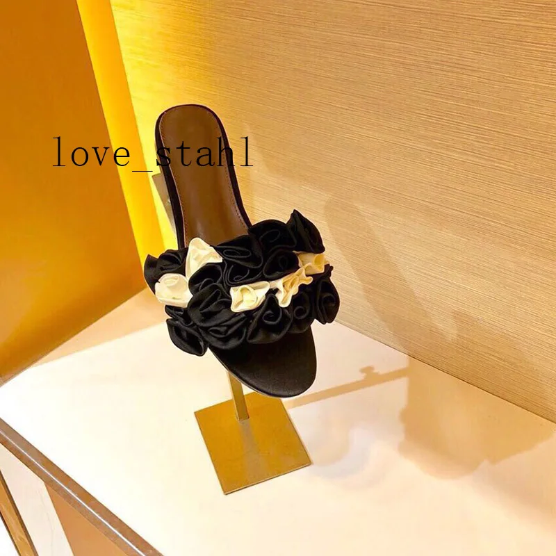 2019 lovestahl women Genuine Leather stitching silk candy color flowers beach flat slippers hot girls sexy vacation shoes
2019 lovestahl women Genuine Leather stitching silk candy color flowers beach flat slippers hot girls sexy vacation shoes
