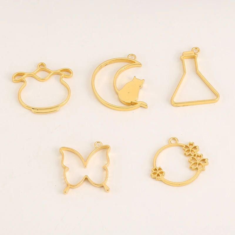 10pcs moon sakura Key Open Bezel Gold Charm Bezel Setting Cabochon Setting UV Resin Charm
10pcs moon sakura Key Open Bezel Gold Charm Bezel Setting Cabochon Setting UV Resin Charm