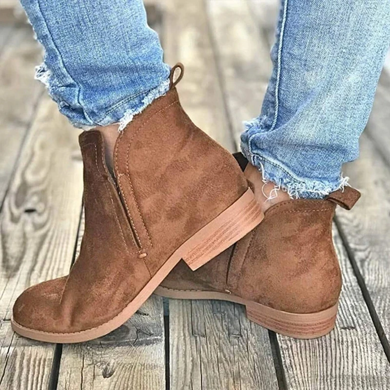 with men and women boots pointed not tied with a opening retro fashion wedge with low to help women new style
with men and women boots pointed not tied with a opening retro fashion wedge with low to help women new style