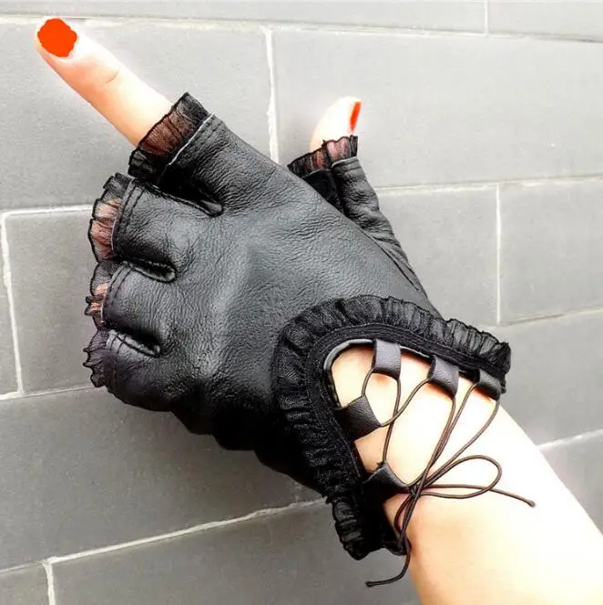 New Fashion Half Finger Gloves Women Genuine Leather Black Gloves Creative Girls Sheepskin Lace Dance Mittens
New Fashion Half Finger Gloves Women Genuine Leather Black Gloves Creative Girls Sheepskin Lace Dance Mittens