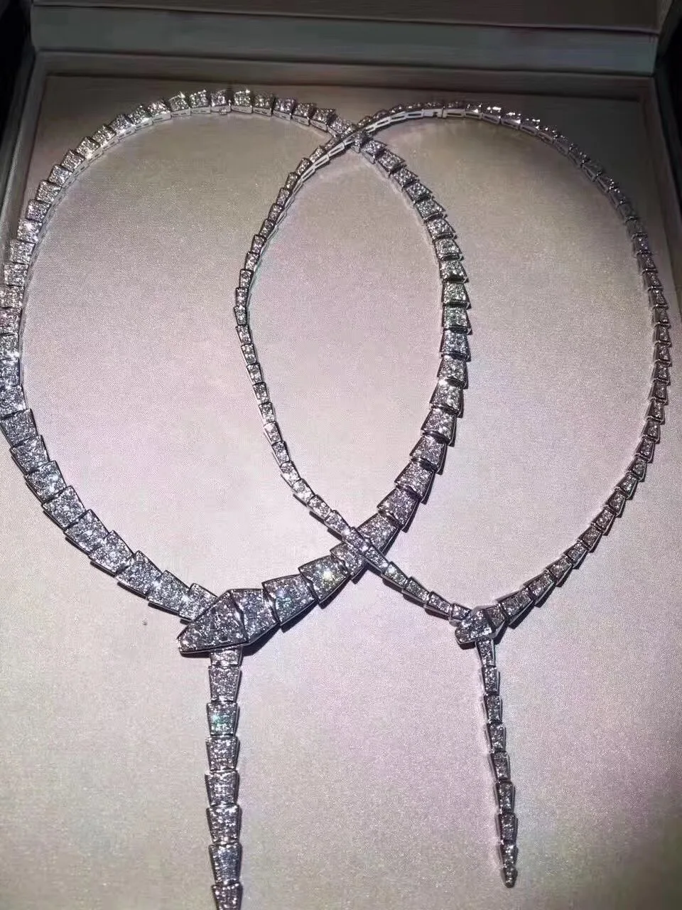 heavy mental Luxury brand design 3A cubic zirconia wide snake necklace choker for women party dinner jewelry
heavy mental Luxury brand design 3A cubic zirconia wide snake necklace choker for women party dinner jewelry