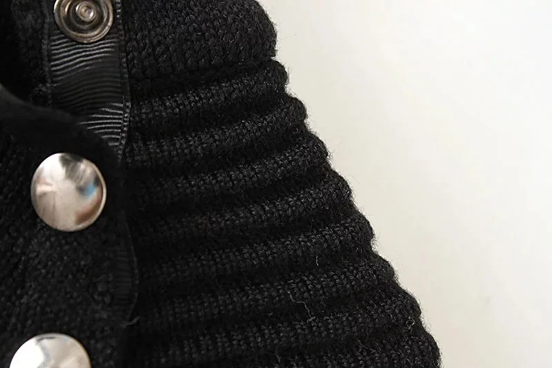(8)