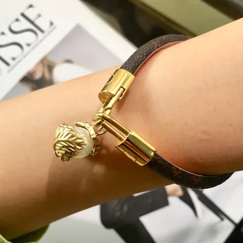 Hot Brand Luxury Gold Color Stainless Steel Lock Style Flower Leather Bracelet for Women Fashion Jewelry
Hot Brand Luxury Gold Color Stainless Steel Lock Style Flower Leather Bracelet for Women Fashion Jewelry