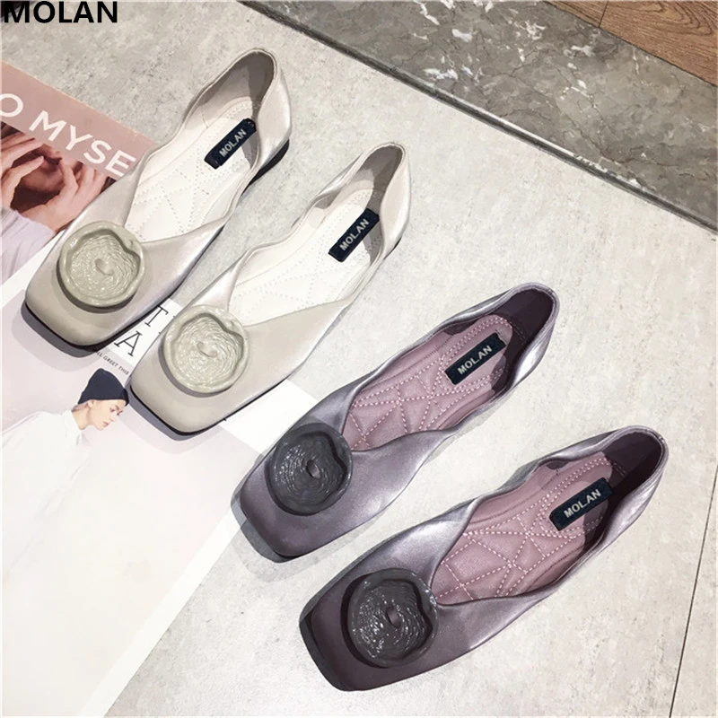 MOLAN Brand Designers 2019 Summer New Fashion Circle Buckle Square Toe Silk Flats Lady Shoes Soft Bottom Slip On Loafers Casual
MOLAN Brand Designers 2019 Summer New Fashion Circle Buckle Square Toe Silk Flats Lady Shoes Soft Bottom Slip On Loafers Casual