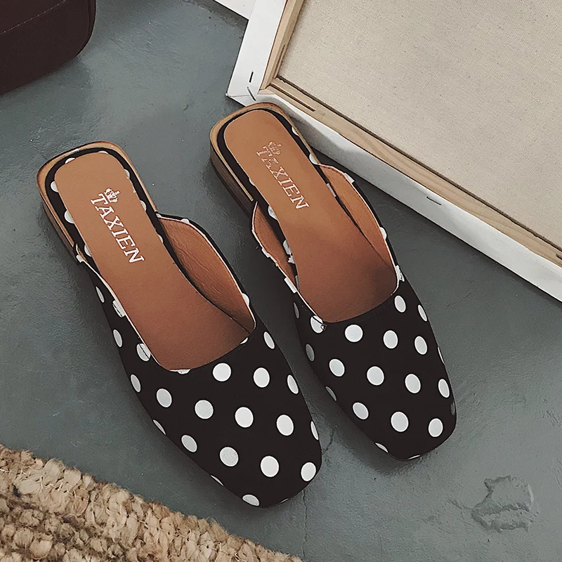 Moxxy Low Heel Slippers Dot Brand Mule Shoes Pointed Toe Heel Slides Sandal Ladies PU Leather Zapatos Mujer Casual Shoes
Moxxy Low Heel Slippers Dot Brand Mule Shoes Pointed Toe Heel Slides Sandal Ladies PU Leather Zapatos Mujer Casual Shoes