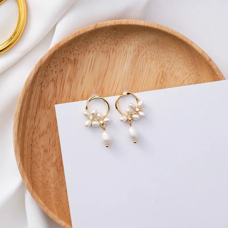 Classic Water Drop Women Dangle Earrings Sweet Circle Pearl Earrings For Women Drops Earrings Fashion Jewelry 2018
Classic Water Drop Women Dangle Earrings Sweet Circle Pearl Earrings For Women Drops Earrings Fashion Jewelry 2018