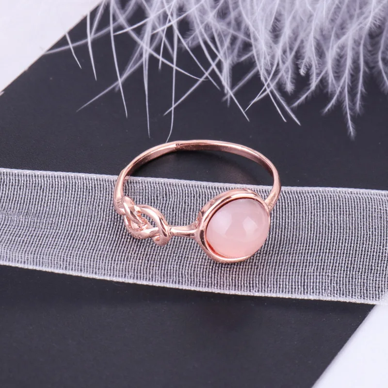 New luxury Natural opal Ring Women's engagement ring Metal jewelry accessories 8-word knotted wedding ring Finger decoration
New luxury Natural opal Ring Women's engagement ring Metal jewelry accessories 8-word knotted wedding ring Finger decoration