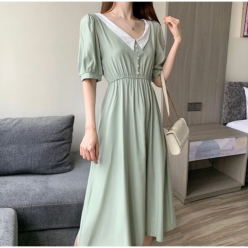Hong Kong style retro hit color collar temperament two side wear waist midi dress summer woman V neck A word large swing dress
Hong Kong style retro hit color collar temperament two side wear waist midi dress summer woman V neck A word large swing dress