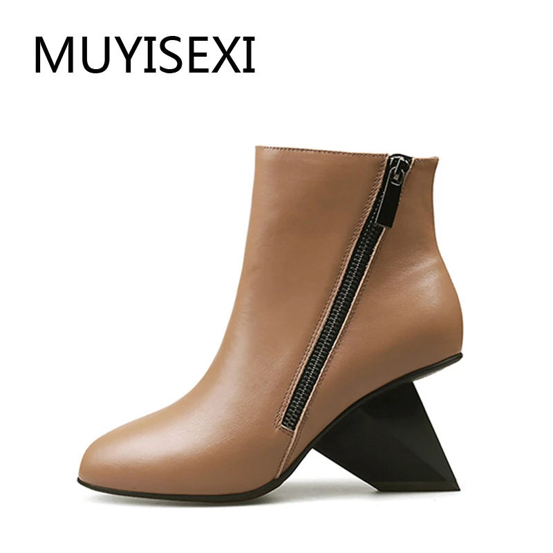 Brown Genuine leather Ankle Boots Strange Wedges Heel Double Zip Autumn Boots For Women Boots Women X018 MUYISEXI
Brown Genuine leather Ankle Boots Strange Wedges Heel Double Zip Autumn Boots For Women Boots Women X018 MUYISEXI