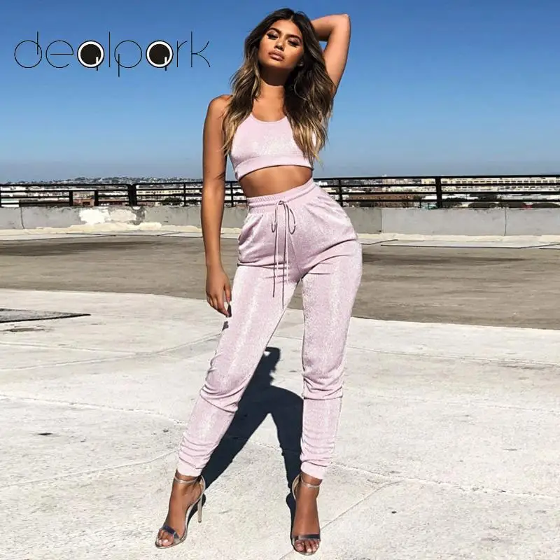 Women Two Piece Set Crop Top and Pants Suit Shiny Bling Bling Sleeveless Drawstring High Waist Pockets Sexy Tracksuit Party Wear
Women Two Piece Set Crop Top and Pants Suit Shiny Bling Bling Sleeveless Drawstring High Waist Pockets Sexy Tracksuit Party Wear