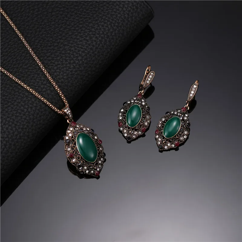 Vintage Jewelry Sets For Women Antique Gold Color Multi Color Crystal Green Enamel Flower Pendant Necklace And Earrings Set
Vintage Jewelry Sets For Women Antique Gold Color Multi Color Crystal Green Enamel Flower Pendant Necklace And Earrings Set