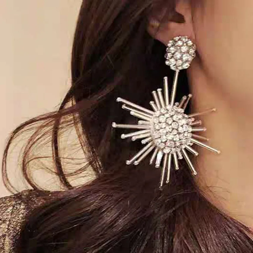 New fashion luxury full tassel long exaggerated earrings Baroque fashion wild luxury ball personality earrings 861
New fashion luxury full tassel long exaggerated earrings Baroque fashion wild luxury ball personality earrings 861