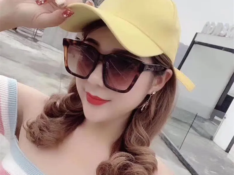 Fashion Brand Designer High Quality Square Sunglasses 2019 Ladies Plastic Frame UV400 Feminino Vintage Fashion Sun Glasses
Fashion Brand Designer High Quality Square Sunglasses 2019 Ladies Plastic Frame UV400 Feminino Vintage Fashion Sun Glasses