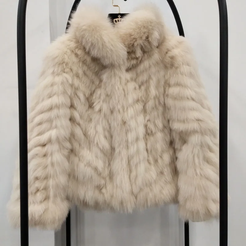 Women Warm Real Fox Fur Coat Short Winter Fur Jacket Outerwear sleeve and hood 100% natural fox fur high quitaly fox fur coat
Women Warm Real Fox Fur Coat Short Winter Fur Jacket Outerwear sleeve and hood 100% natural fox fur high quitaly fox fur coat