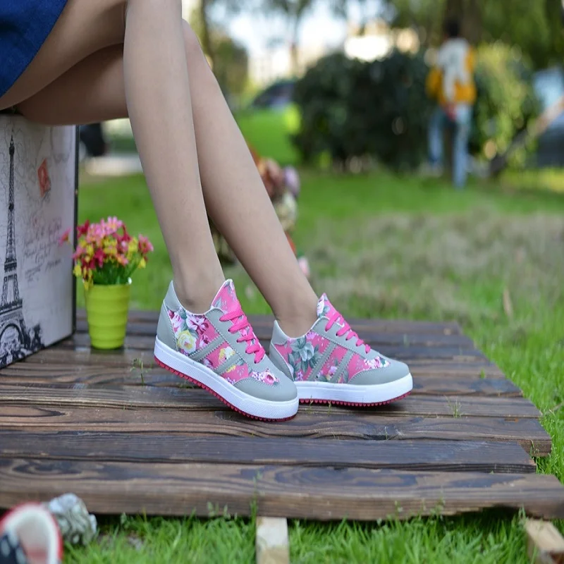 2018 spring and autumn new low help canvas shoes casual flat shoes tide Korean printing female student board shoes
2018 spring and autumn new low help canvas shoes casual flat shoes tide Korean printing female student board shoes