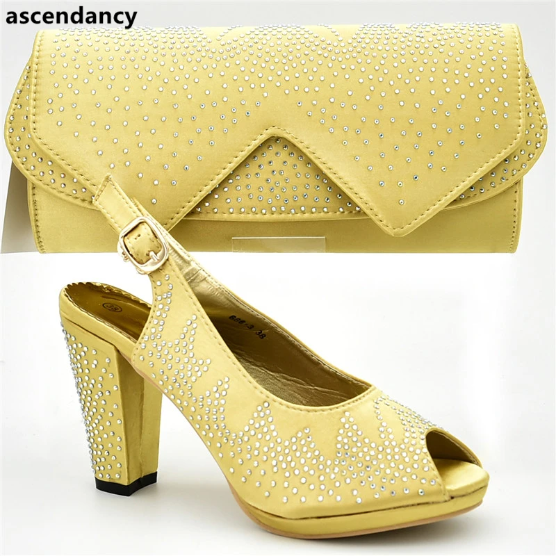New Arrival Luxury Shoes Women Designers African Shoes and Bags Matching Set Decorated with Rhinestone High Heels Women Pumps
New Arrival Luxury Shoes Women Designers African Shoes and Bags Matching Set Decorated with Rhinestone High Heels Women Pumps