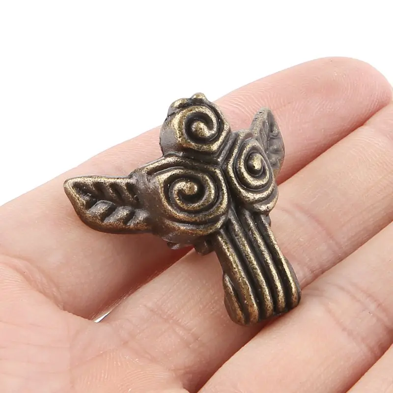8 Pcs Zinc 31x32mm Alloy Beast Foot Decoration Legs Rose Flower Leg Vintage Wooden Box Cabinet Corner
8 Pcs Zinc 31x32mm Alloy Beast Foot Decoration Legs Rose Flower Leg Vintage Wooden Box Cabinet Corner
