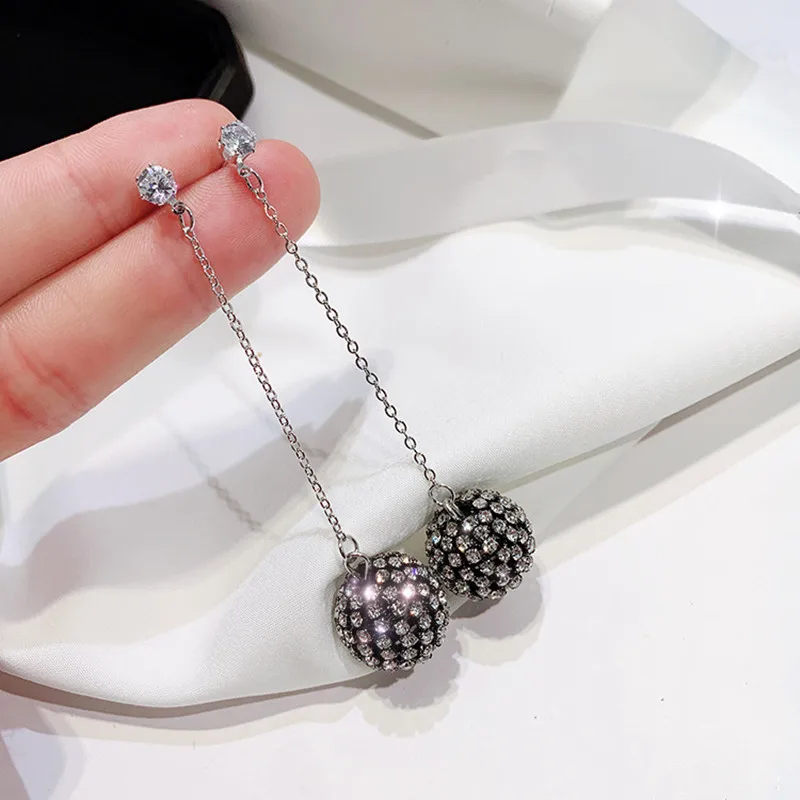 Dominated 2019 New Crystal Ball Temperament Earrings Simple Retro Chain Women Drop earrings
Dominated 2019 New Crystal Ball Temperament Earrings Simple Retro Chain Women Drop earrings