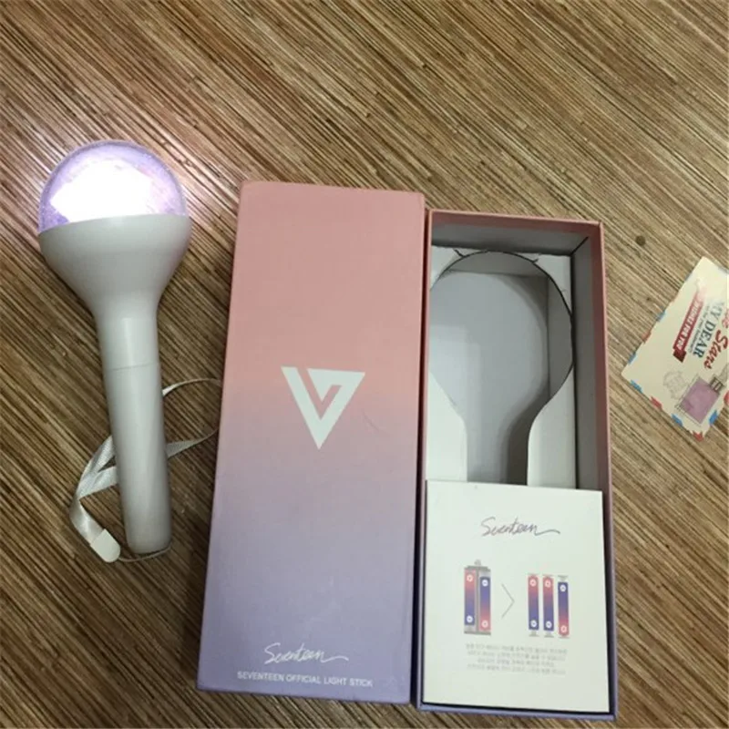 KPOP Seventeen DINO VERNON Concert Glow Lamp Light Stick Carat Bong Lightstick Gift Collection Keychain Pendants HF114
KPOP Seventeen DINO VERNON Concert Glow Lamp Light Stick Carat Bong Lightstick Gift Collection Keychain Pendants HF114