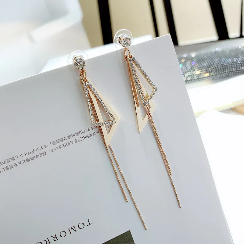 Classic Metal Geometric Women Dangle Earrings Geometrically Simple Ribbon Irregular Earrings Drop Earrings Jewelry Earrings
Classic Metal Geometric Women Dangle Earrings Geometrically Simple Ribbon Irregular Earrings Drop Earrings Jewelry Earrings