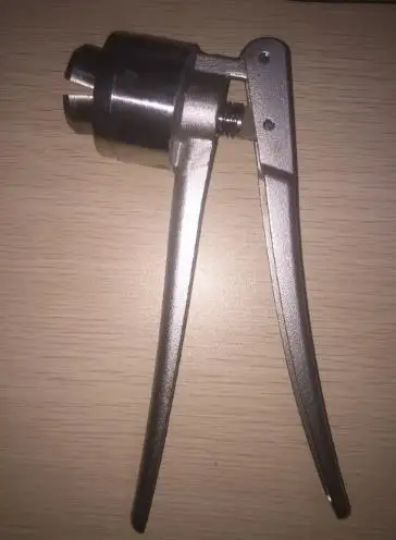 Manual 20mm Stainless Steel Aluminum-Plastic Lid Crimper Flip Off Caps Hand Sealing Machine Tool Pliers te
Manual 20mm Stainless Steel Aluminum-Plastic Lid Crimper Flip Off Caps Hand Sealing Machine Tool Pliers te