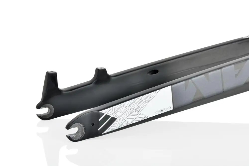 20'AM-TG6-carbon-rigid-fork-bk&white-4