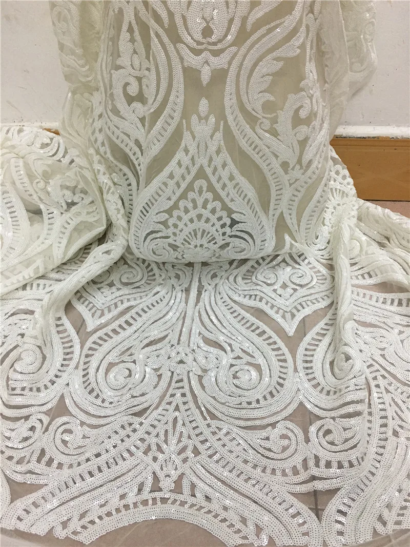 White color Nice design super quality H-1924 french net lace fabric with sequins french embroidered lace
White color Nice design super quality H-1924 french net lace fabric with sequins french embroidered lace