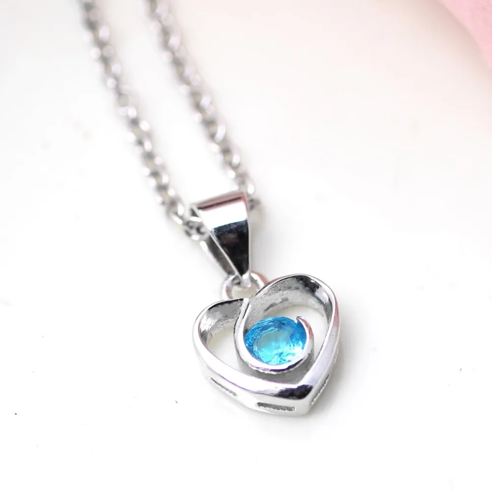 925 Sterling Silver Zircon Pendant Woman Twisted Pendant Personality Charm Pendant Giving Gifts
925 Sterling Silver Zircon Pendant Woman Twisted Pendant Personality Charm Pendant Giving Gifts