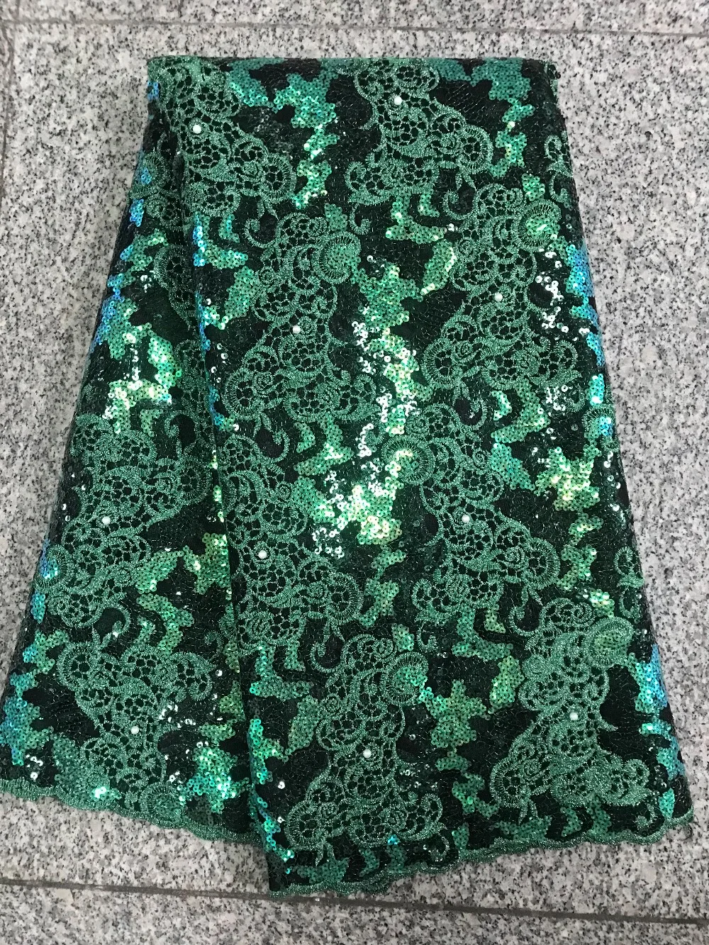 African Lace Fabric High Quality Nigeria Lace Fabric 2018 African Organza Lace Fabric With sequins For Women In green
African Lace Fabric High Quality Nigeria Lace Fabric 2018 African Organza Lace Fabric With sequins For Women In green