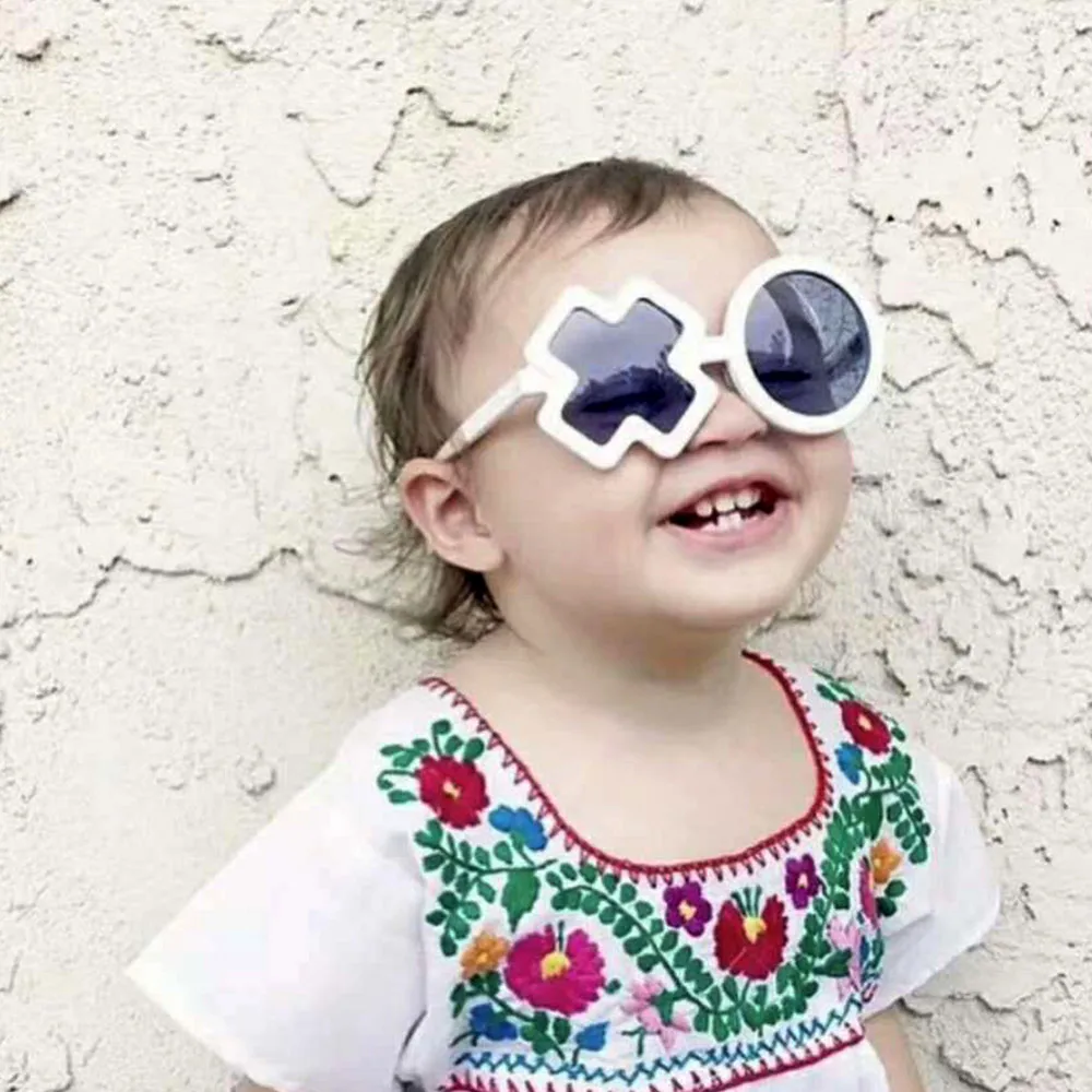 MINIMUM 2018 Ins Hot Cool Boys Girls Polarized Sunglasses XO Transparent Frame High Quality Top Brand Children Eyewear Trending
MINIMUM 2018 Ins Hot Cool Boys Girls Polarized Sunglasses XO Transparent Frame High Quality Top Brand Children Eyewear Trending