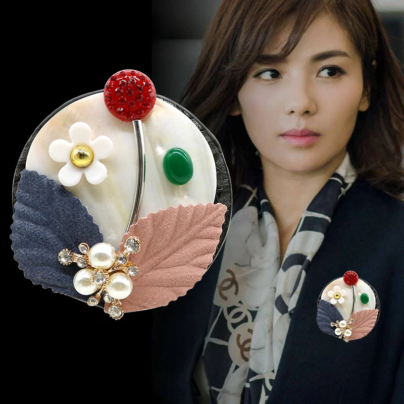 Elegant Handmade Shell brooch Leather bottom pins Imitation pearls acrylic flowers big brooches for women clothing Accessories
Elegant Handmade Shell brooch Leather bottom pins Imitation pearls acrylic flowers big brooches for women clothing Accessories