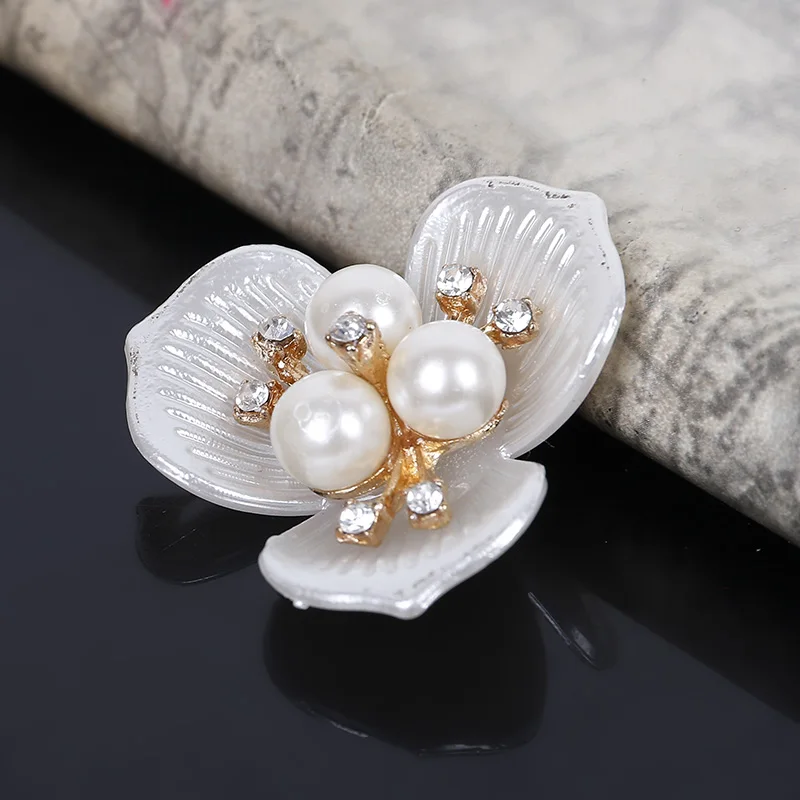 2016New 50Pcs Shell Flower core Rose Rhinestone Buttons for Wedding Decoration and DIY hair accessies ZJ146
2016New 50Pcs Shell Flower core Rose Rhinestone Buttons for Wedding Decoration and DIY hair accessies ZJ146