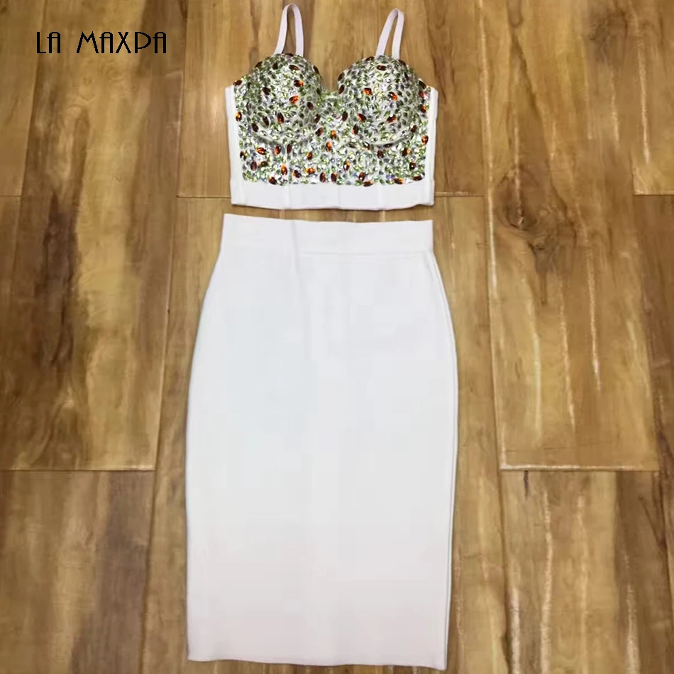 2019 sexy backless beaded black white women's 2 piece bodycon bandage dress knit elastic designer dress club party
2019 sexy backless beaded black white women's 2 piece bodycon bandage dress knit elastic designer dress club party