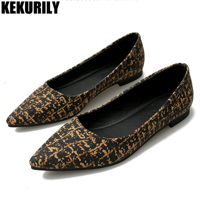 Woman battle flats shoes pointed toe Loafers shallow Slip on sandals prints flat slides Comfortable shoes Big size Black brown
Woman battle flats shoes pointed toe Loafers shallow Slip on sandals prints flat slides Comfortable shoes Big size Black brown