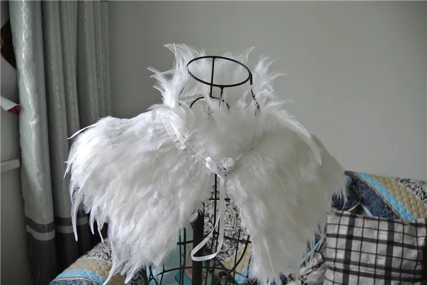 Whitewith high collar Feather capelet / Feather shoulder wrap shrug / feather cape / Versatile feather accessory
Whitewith high collar Feather capelet / Feather shoulder wrap shrug / feather cape / Versatile feather accessory
