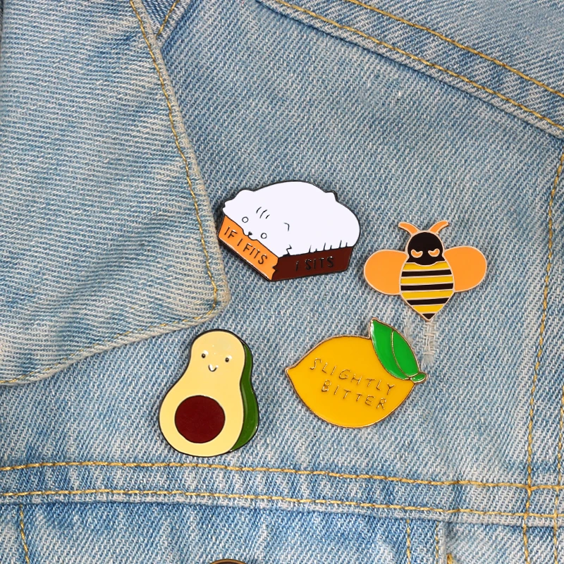 New Brooch Collection Fruit Pin Peach Lemon Animal Enamel Pins Badge Box of Cat Wasp Men And Women Fashion Jewelry Accessories
New Brooch Collection Fruit Pin Peach Lemon Animal Enamel Pins Badge Box of Cat Wasp Men And Women Fashion Jewelry Accessories