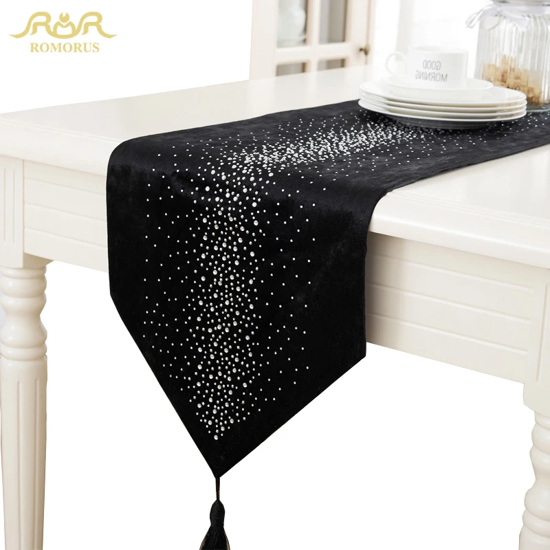 ROMORUS Luxury Hot Drilling Black Table Runner Modern Quality Velvet Table Cover for Wedding Party Home Table Decoration
ROMORUS Luxury Hot Drilling Black Table Runner Modern Quality Velvet Table Cover for Wedding Party Home Table Decoration