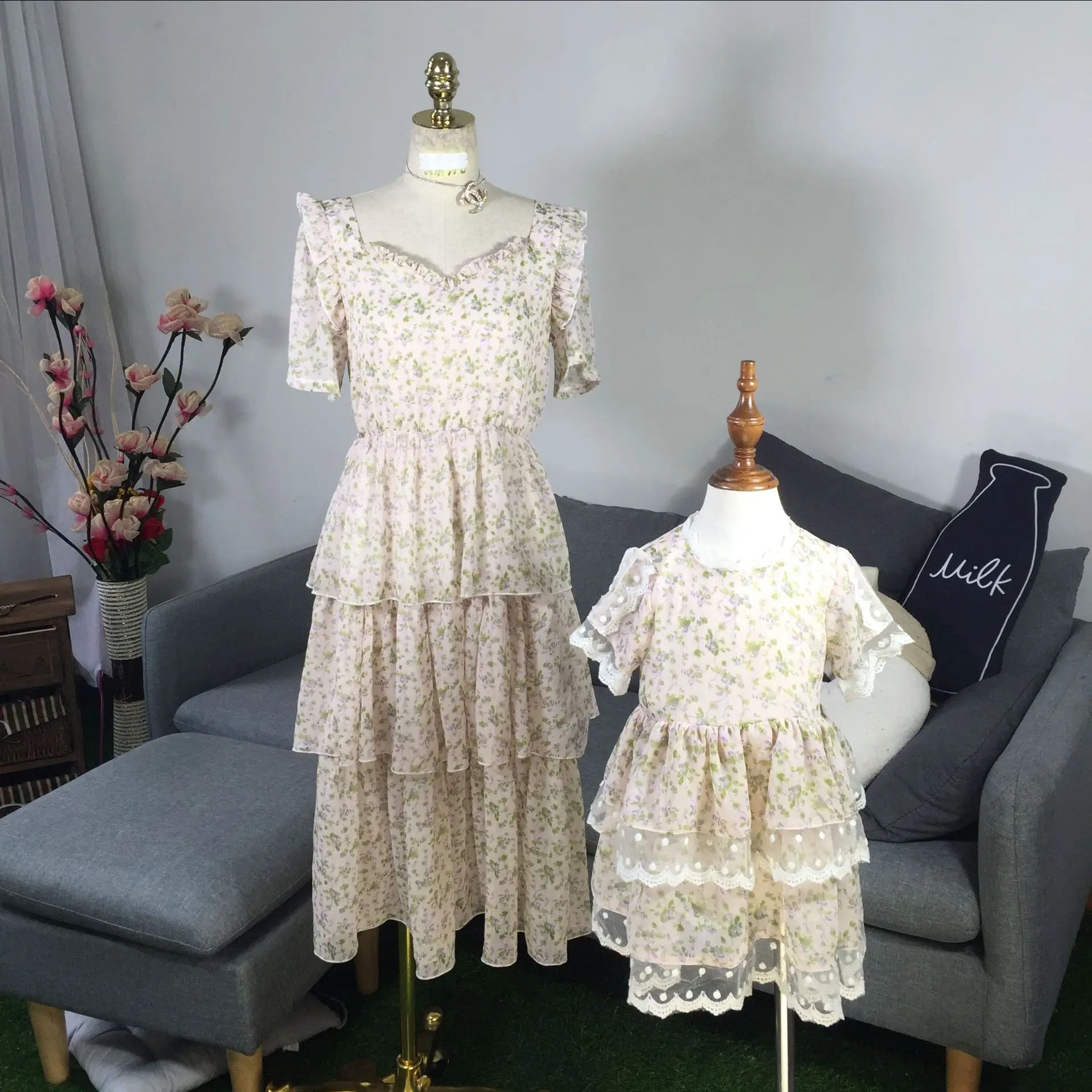 Mum and Daughter Dress Evening Dresses Mother and Daughter Mommy and Baby Matching Dresses Summer Flower Short Sleeve Dresses
Mum and Daughter Dress Evening Dresses Mother and Daughter Mommy and Baby Matching Dresses Summer Flower Short Sleeve Dresses