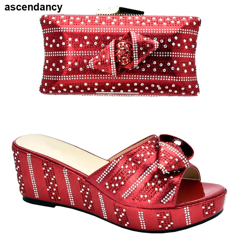 New Arrival Women Shoes and Bag Set In Italy Matching Shoes and Bag Set In Heels Italian Shoe and Matching Bag for Nigeria Party
New Arrival Women Shoes and Bag Set In Italy Matching Shoes and Bag Set In Heels Italian Shoe and Matching Bag for Nigeria Party